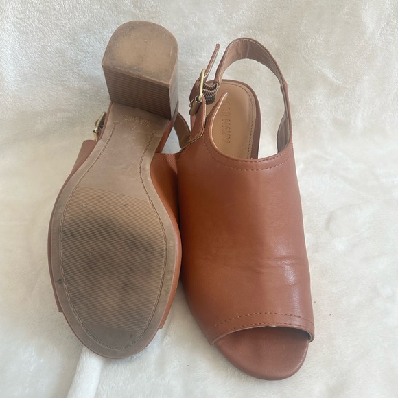 Old Navy Peep-toe Heels - Picture 4 of 5